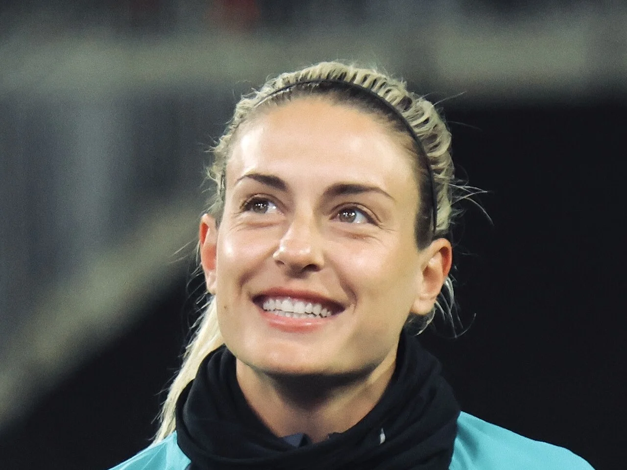 Alexia Putellas ler under en landskamp för Spanien