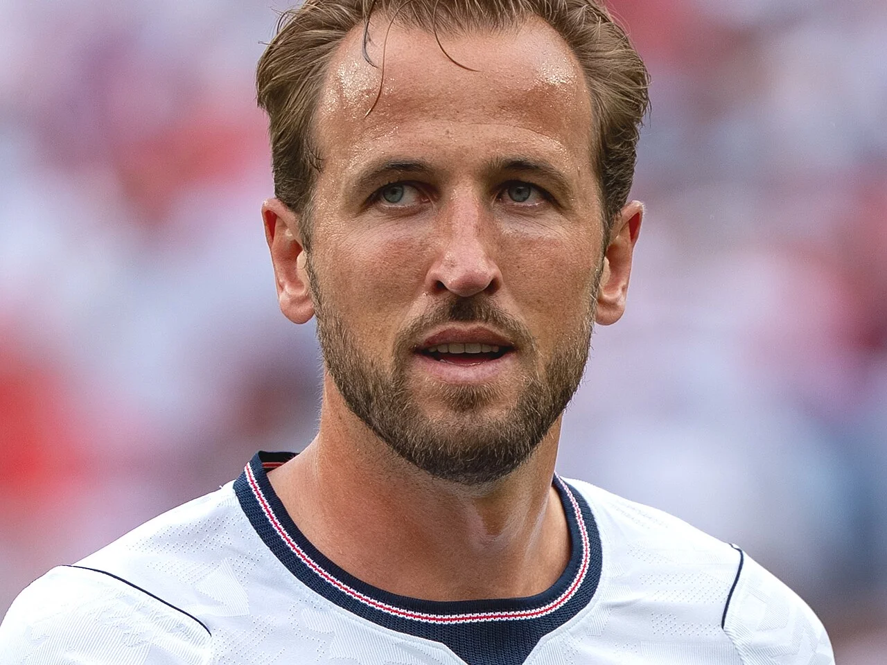 Harry Kane i Englands vita landslagströja under en match mot Ghana i juni 2026